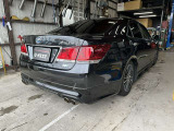 アスリート車のテールレンズとても綺麗です。ナンバーが見えておりませんがナンバーは字光式になっております