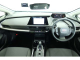 【まるまるクリーニング】内装工程では、中古車を気持ちよくお乗りいただけるよう清掃しております。シートの洗浄はもちろん、ニオイの元となるフロアカーペットまで洗浄・消臭を実施。