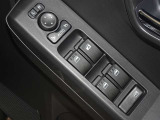 電動格納式ドアミラー・パワーウインドウを装備しています。