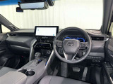 運転席まわりです。 各操作スイッチは使いやすい位置に配置されてます。