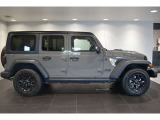 台形のホイールハウスもJeepの特徴。横から見てもJeepだとわかりますね!