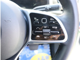 【車屋】として、長く車業界に従事した経験豊富なスタッフが多数在籍しております。