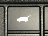 【パワーバックドア】スマートキーや運転席のボタンを押すだけでリアゲートが自動で開閉します!荷物を持っている時や、高い位置にあるバックドアを閉める際に便利な機能です♪