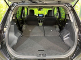 後席を格納すると、これだけの広さが!シーンに合わせたシートアレンジで、大きな荷物も積むことが出来ます♪