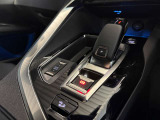 シフトレバーも操作性良く出来ています。運転縞柄ドライブモードを切り替え可能です。