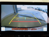 バックガイドモニターで、後方を確認しながら安心して駐車することができます。運転初心者も熟練者も必須の機能ですよ!