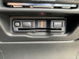 ETC車載器もビルトインタイプで取り付けられておりますので、高速道路の料金所をストレスなく通過して頂けます♪最近ではマストのアイテムですね!