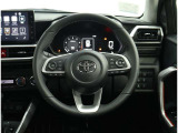 各操作スイッチなどもハンドルから手を放すことなく操作可能で安全運転に支援いたします!