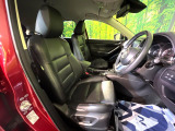 運転席シート廻りは使用感も少なく、良好な状態となっています。丁寧に使われていたことがよくわかりますね。
