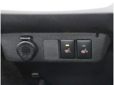運転席と助手席にはシートヒーターが付いています。
