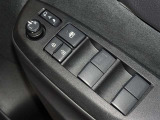 電動格納式ドアミラー・パワーウインドウを装備しています。