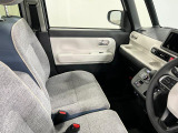 痛みの出やすい運転席シートの角、フロアマット、座面、ともに良好です