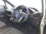 見通しのよいすっきりとした視界で、誰でも運転しやすいです。運転のしやすさは疲れにくさにも繋がりますよ♪