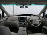 見通しのよいすっきりとした視界で、誰でも運転しやすいです。運転のしやすさは疲れにくさにも繋がりますよ♪