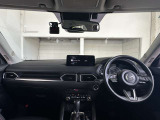 見晴らしが良く開放的な車内。視界も良好でストレス無く快適なドライブをご提供できます♪