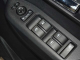 電動格納式ドアミラー・パワーウインドウを装備しています。