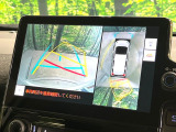 【パノラミックビューモニター】専用のカメラにより、上から見下ろしたような視点で360度クルマの周囲を確認することができます☆死角部分も確認しやすく、狭い場所での切り返しや駐車もスムーズに行えます。