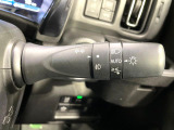 【オートライト】周りの明るさに応じて自動でヘッドライトの点灯・消灯ができる機能です!ライトの付け忘れ・消し忘れなどが無くなり、雨の日や夕方の走行も安心!トンネル通過時も便利ですね♪