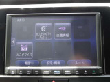 【純正8インチナビ】人気の純正ナビを装備。オーディオ機能も充実しており、Bluetooth接続すればお持ちのスマホやMP3プレイヤーの音楽を再生可能!毎日の運転がさらに楽しくなります!!