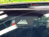 【トヨタセーフティセンス】走行中に前方の車両等を認識し、衝突しそうな時は警報とブレーキで衝突回避と被害軽減をアシスト。より安全にドライブをお楽しみいただけます。