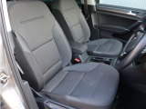 前オーナー様が大切に使用されていたことが伝わるきれいな運転席です。