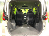 普段のお買い物や通勤、送迎等に十分な荷室スペースを確保しております。セカンドシートを倒すと、大きな荷物の積載も可能です♪