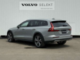 ◆バック/万が一を考え、安全性を重視する方に選ばれているVOLVO車。ドアを開閉するとその重み・厚みに驚くはず
