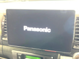 【大画面ナビ】人気の大型10インチナビを装備。存在感のある大画面はインパクト大!ナビ利用時のマップ表示は見やすく、テレビやDVDは臨場感がアップ!いつものドライブがグッと楽しくなります♪