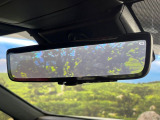 【デジタルインナーミラー】後席の大きな荷物や同乗者で後方が確認しづらい時でも安心!カメラが撮影した車両後方の映像をルームミラー内に表示。クリアな視界で状況の確認が可能です!