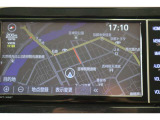 純正7インチSDナビ。CD・DVD・SD・高画質で鮮明な映像が楽しめるフルセグTV対応です。ナビ連動のETC2.0を搭載しています。利用日や料金の確認がモニター出来出て便利ですよ。