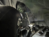 お車を安心してお乗りいただく為には、足回りの定期点検が欠かせません。サービスサポート(有償保証)では無料点検もご提供しており、安心のカーライフをお過ごしいただけるサポート体制が整っています。