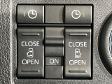 【両側パワースライドドア】スマートキーや運転席のスイッチで後席両側スライドドアの開閉が可能♪電動だから力を入れてドアを開ける必要が無く、小さなお子様でも簡単に開け閉めでき快適です♪