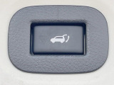 【パワーバックドア】スマートキーや運転席のボタンを押すだけでリアゲートが自動で開閉します!荷物を持っている時や、高い位置にあるバックドアを閉める際に便利な機能です♪