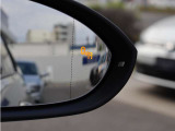 車線変更時などの安全確認をサポートするブラインドスポットモニター付き。