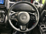 【純正革巻きステアリング】上質な革を使用することで、手にしっかり馴染みとても運転しやすいハンドルです♪