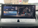 メーカー純正ナビゲーション付き、行きたい所に案内してくれます。楽しいドライブのお手伝い(*&acute;&nabla;`)ノ