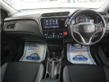 とても握りやすいステアリング!運転手の気持ちがそのまま伝わるかのような反応をしてくれます!小物入れや各ボタンの配置にこだわり、とても使いやすいです !視認性も良好なのでロングドライブもお任せ下さい!