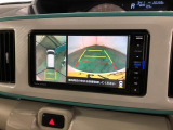 全周囲カメラがあると、車の周りが全部見えるんで&ldquo;あ、ここ危ないな&rdquo;ってすぐ気づけるんですよ。これ、実際に使ってみると分かるんですけど、駐車がめちゃくちゃラクになります。