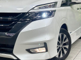 【LEDヘッドライト】悪天候や夜間走行時も良好な視界を確保し安心して運転できる高輝度LEDヘッドライトを装備!点灯速度が早く、消費電力も抑えられています。