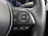 ステアリング右のスイッチにクルーズコントロール機能付き★高速走行時に前車との距離を保ちながら、一定速度での自動走行が可能です!