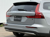 ◆バック/万が一を考え、安全性を重視する方に選ばれているVOLVO車。ドアを開閉するとその重み・厚みに驚くはず