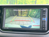 【バックカメラ】駐車時に後方がリアルタイム映像で確認できます。大型商業施設や立体駐車場での駐車時や、夜間のバック時に大活躍!運転スキルに関わらず、今や必須となった装備のひとつです!