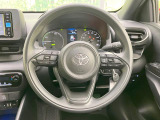 インテリアに合わせたデザインのステアリングは、運転される方のことも考え、運転しやすい形状、大きさです。是非一度、実際に触ってお確かめください。