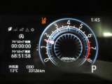 運転席のメータパネル類は常に視界に入る場所ですので、大事なチェックポイントです。ぜひ実際にご乗車ください。