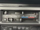 エアコンはツマミを動かすと温度と風量調節ができるので暑い夏や寒い冬も車内快適です♪