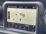 ●純正ナビ:一体感のあるナビは、高級感ある車内を演出してくれます。オーディオ機能も充実しておりますので、運転もより楽しめます♪