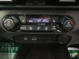 便利なAUTOエアコン付き!自分好みの温度に設定しておくと、自動で温度や風量調節をしてくれるので快適ですね♪運転席と助手席に嬉しいシートヒーター付きです★