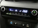 オートエアコン装備です。オートで空調を行ってくれるので車内は、とっても快適!だからドライブもさらに楽しい!
