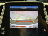 バックモニターで、後方を確認しながら安心して駐車することができます。運転初心者も熟練者も必須の機能ですよ!