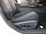パワーシート搭載。微妙な調整が手軽にでき、ピッタリなポジションで運転することが可能です。